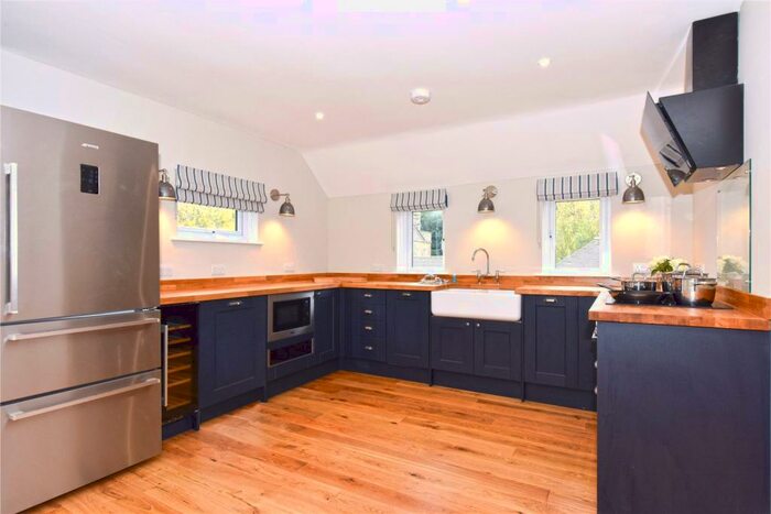 2 Bedroom Apartment To Rent In Chapter Mews, Windsor, Berkshire, SL4