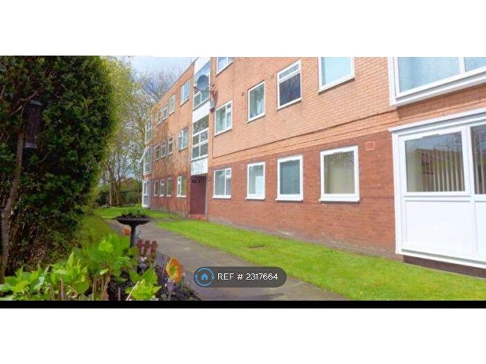 2 Bedroom Flat To Rent In Rivington, Salford, M6