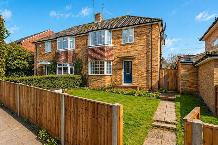 3 Bedroom Semi-Detached House For Sale In Stuart Close, Emmer Green, Reading, RG4