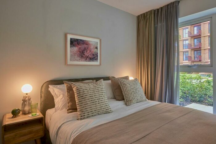 2 Bedroom Apartment To Rent In The Lark, Nine Elms, SW11