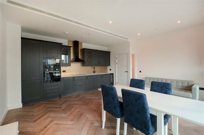 2 Bedroom Flat To Rent In Merino Gardens, London, E1W