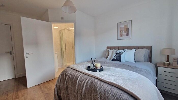 House Of Multiple Occupation To Rent In Carlton Drive, Benfleet, Essex, SS7