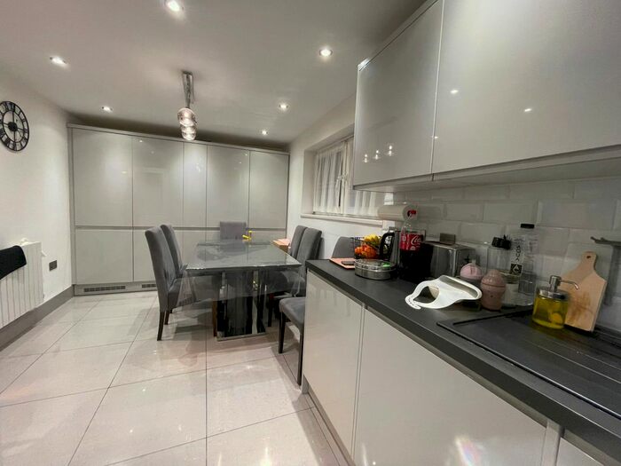 4 Bedroom Maisonette To Rent In Given Wilson Walk, London, E13