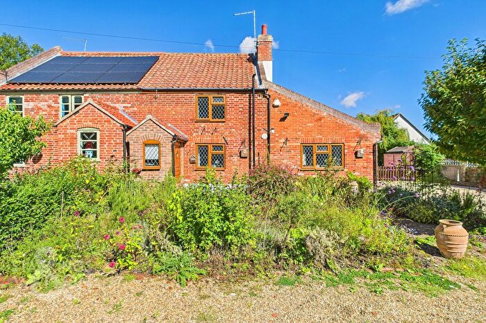 2 Bedroom Cottage For Sale In Squires Road, Halvergate, Norwich, NR13