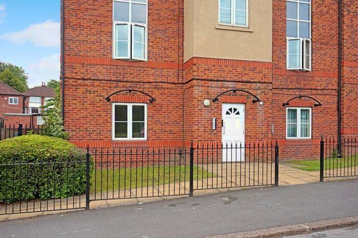 2 Bedroom Flat To Rent In Stanningley Road, Leeds, LS12