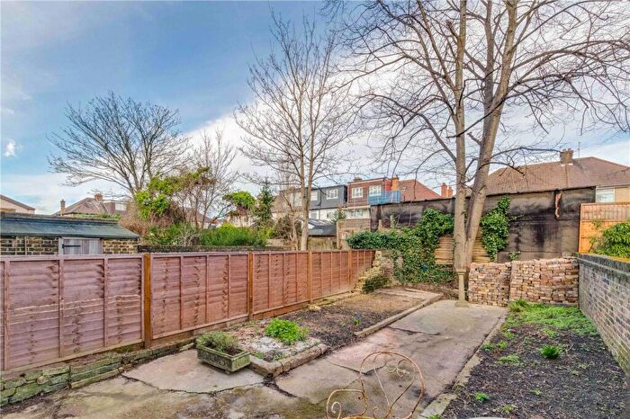 2 Bedroom Apartment To Rent In Clifford Gardens, Kensal Rise, London, NW10