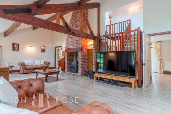 4 Bedroom Detached House For Sale In Ulnes Walton Lane, Leyland, PR26