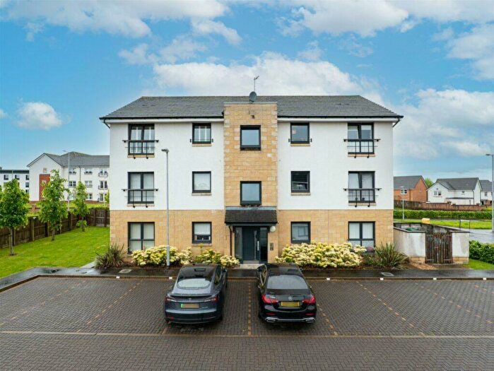 2 Bedroom Flat To Rent In Hawk Avenue, Newton Mearns, East Renfrewshire, G77