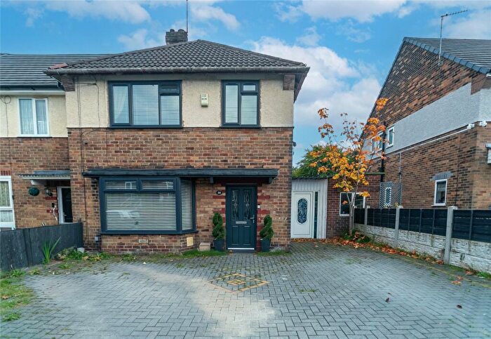 3 Bedroom Semi-Detached House For Sale In Hollowspell, Rochdale, Greater Manchester, OL12