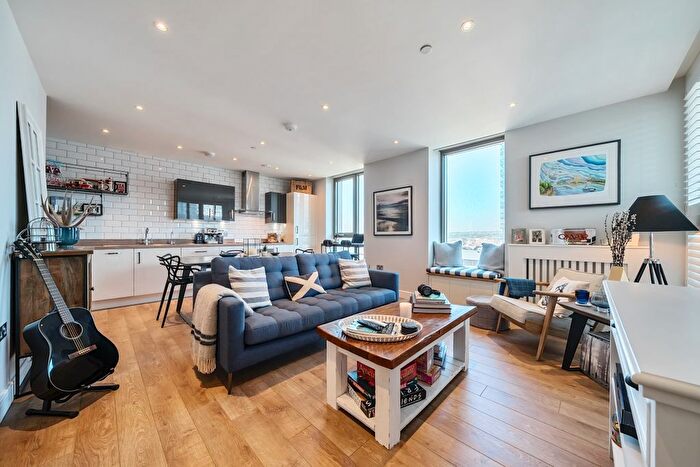 2 Bedroom Flat To Rent In Pilot Walk, North Greenwich, SE10