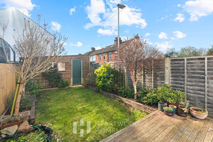 2 Bedroom Maisonette For Sale In Castle Road, St. Albans, AL1
