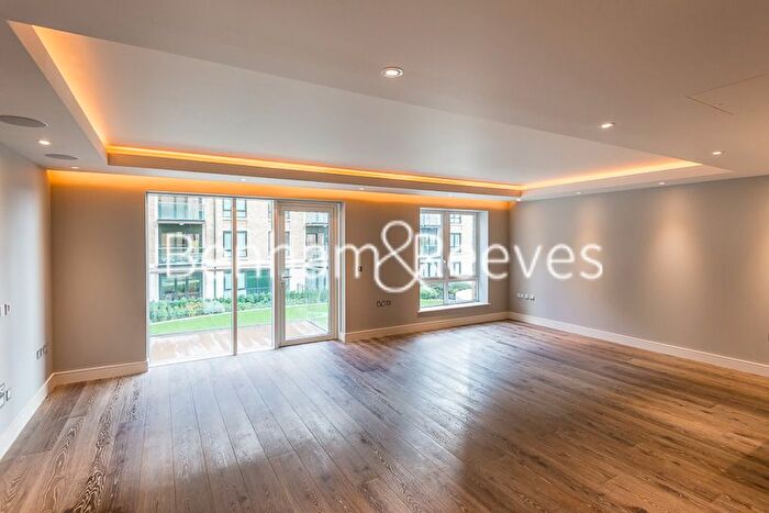 2 Bedroom Flat To Rent In Distillery Wharf, Tierney Lane, W6