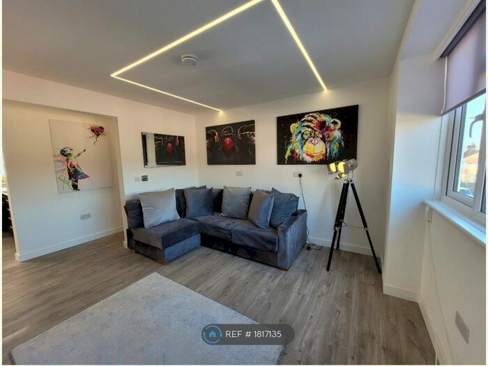 2 Bedroom Flat To Rent In Sheridan Terrace, Hove, BN3