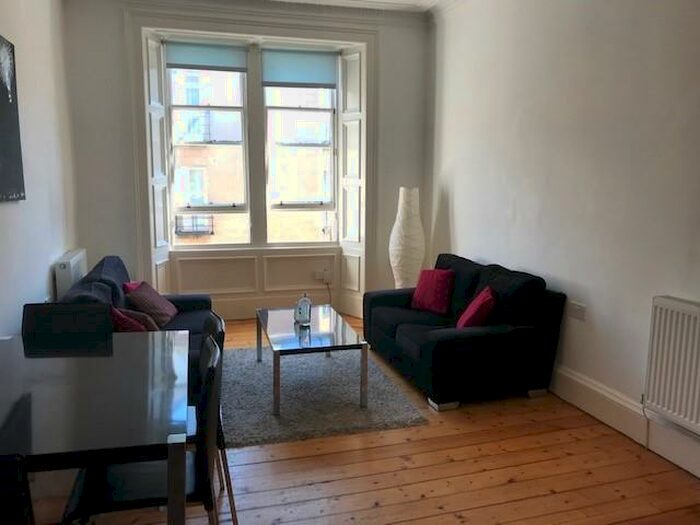 2 Bedroom Flat To Rent In Waverley Park, Abbeyhill, Edinburgh, EH8