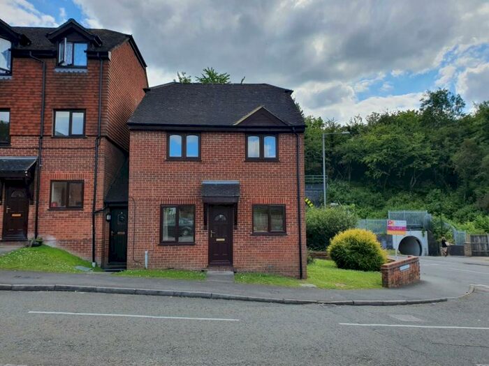 2 Bedroom Flat To Rent In Micklefield Road, High Wycombe, HP13