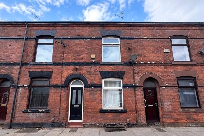4 Bedroom Terraced House For Sale In Oldham Road, Lowerplace, Rochdale, Greater Manchester, OL11