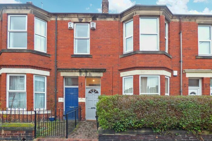 3 Bedroom Flat To Rent In Trewhitt Road, Heaton, Newcastle Upon Tyne, NE6