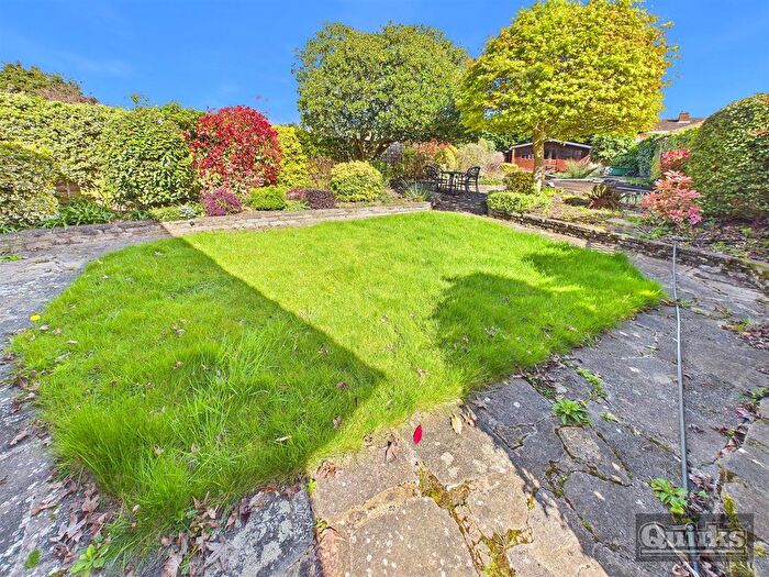 3 Bedroom Chalet For Sale In Nevendon Road, Wickford, SS12