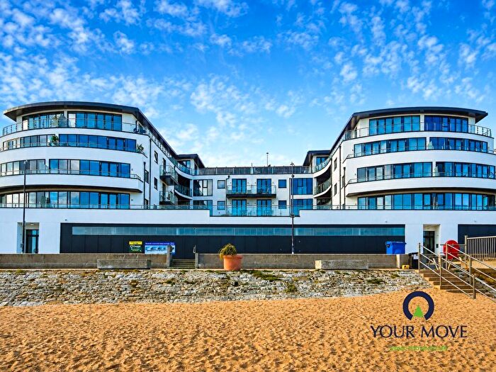 2 Bedroom Flat For Sale In Beach Drive, Ramsgate, Kent, CT11