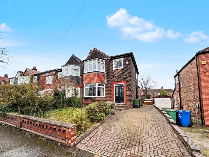 3 Bedroom Semi Detached House For Sale In Heywood Road, Prestwich, M25