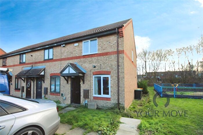 2 Bedroom End Of Terrace House To Rent In Poppyfields, Bedford, Bedfordshire, MK41