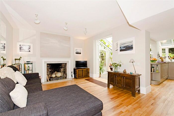 1 Bedroom Semi Detached House To Rent In St Pauls Crescent, Camden, NW1