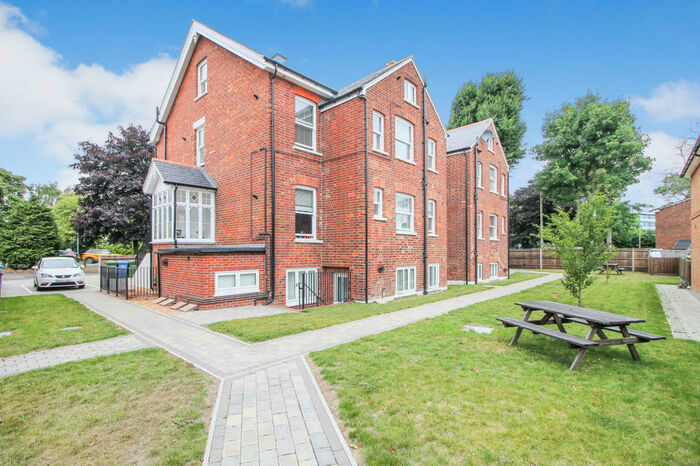 1 Bedroom Apartment To Rent In Amelia Court, Southampton Street, Hampshire, GU14