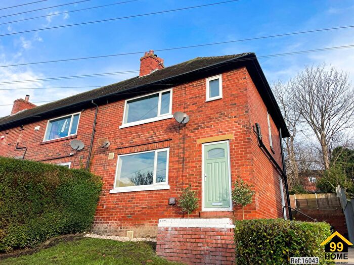3 Bedroom Semi Detached House For Sale In Oxford Road, Birstall, Batley, West Yorkshire, WF17