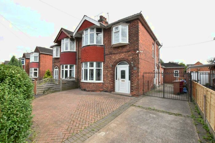 3 Bedroom Semi-Detached House To Rent In Peveril Avenue, Scunthorpe, DN17