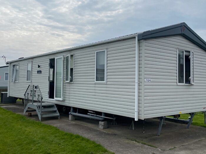 3 Bedroom Mobile/park Home For Sale In Coast Road, Berrow, Burnham-On-Sea, TA8