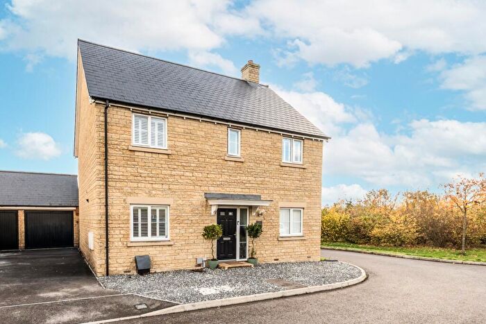 4 Bedroom Detached House For Sale In Sungold Place, Carterton, Oxfordshire, OX18