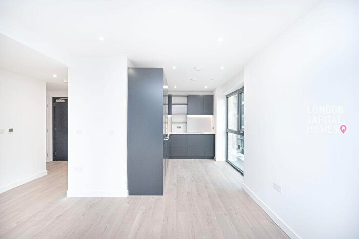 1 Bedroom Apartment To Rent In Scarlet Court, Damsel Grove, London, N4