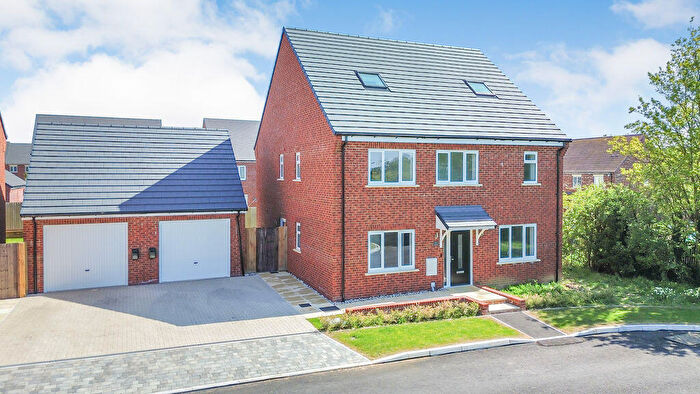 5 Bedroom Detached House For Sale In Blackberry Close, Great Barford, MK44