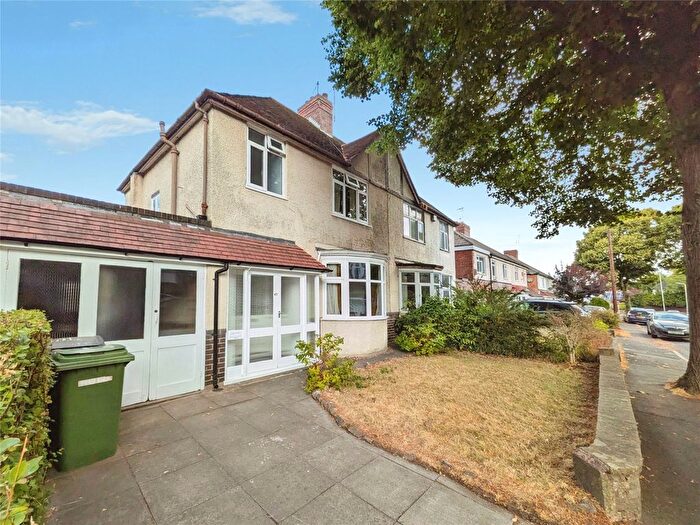 3 Bedroom Semi Detached House To Rent In Goldthorn Avenue, Wolverhampton, West Midlands, WV4