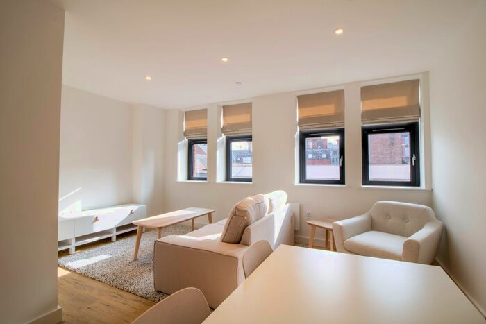 2 Bedroom Flat To Rent In York Place, Leeds, LS1