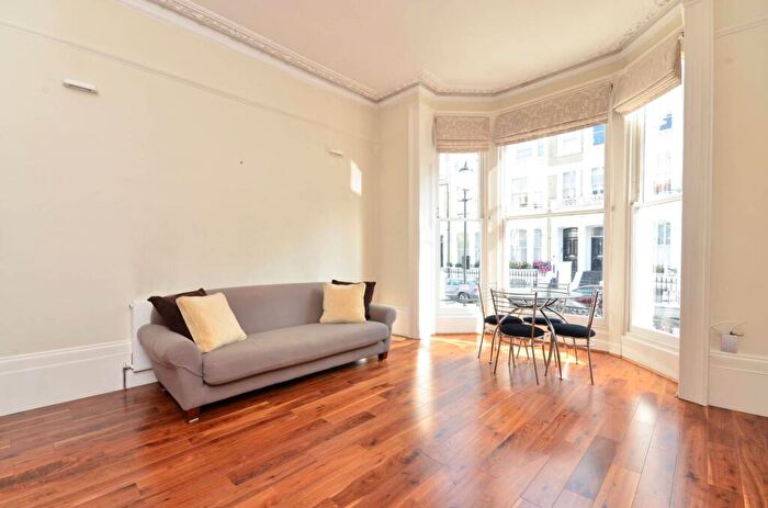 1 Bedroom Flat To Rent In Coleherne Road, Chelsea, London, SW10