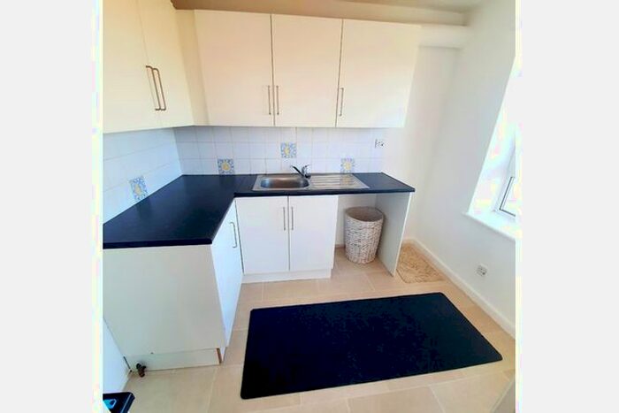 1 Bedroom Flat For Sale In Manston Road, Thanet, Ramsgate, CT12