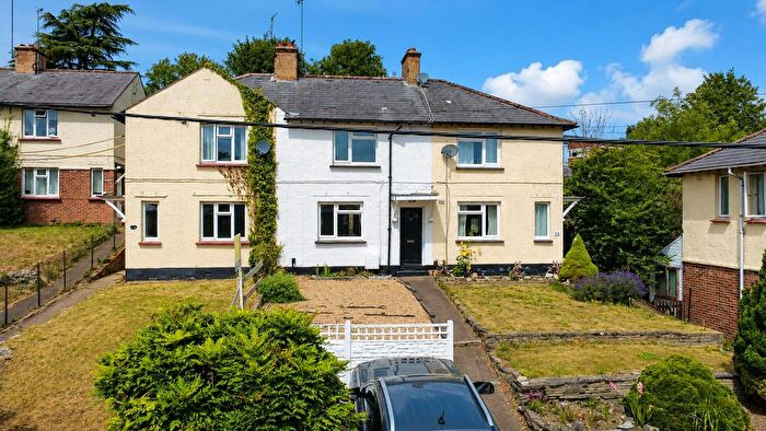 2 Bedroom Property To Rent In Woodlands Avenue, Berkhamsted, HP4