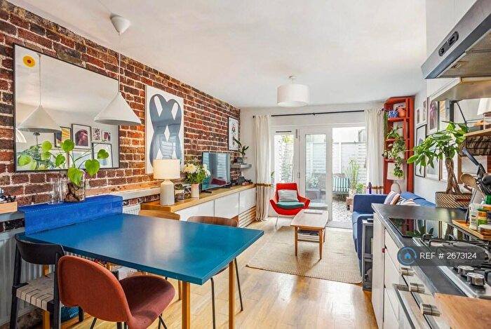 2 Bedroom Semi Detached House To Rent In The Coach House, London, N4