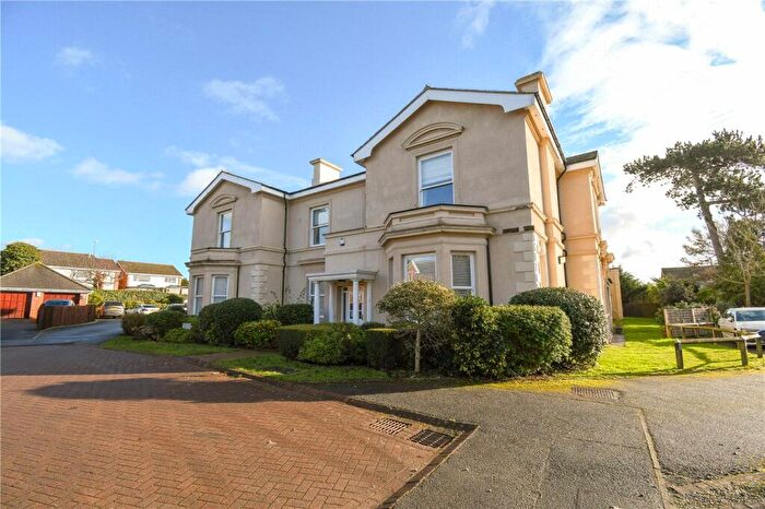 2 Bedroom Flat For Sale In Greenway, Parkgate, Neston, CH64