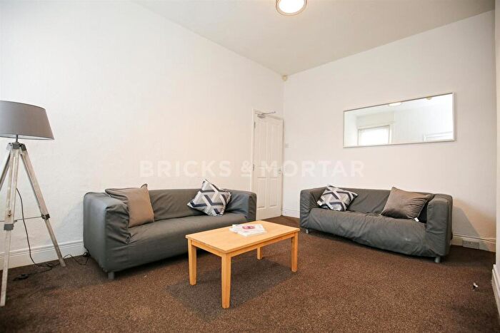 3 Bedroom Flat To Rent In (£pppw) Warton Terrace, Heaton, Newcastle Upon Tyne, NE6