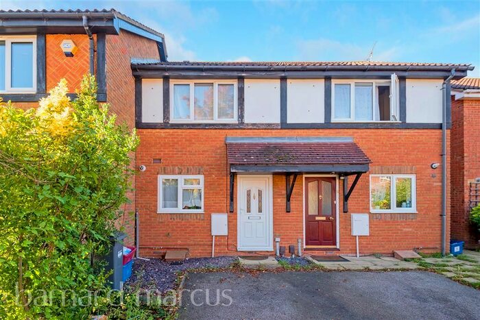 2 Bedroom Property To Rent In Trevithick Close, Feltham TW14
