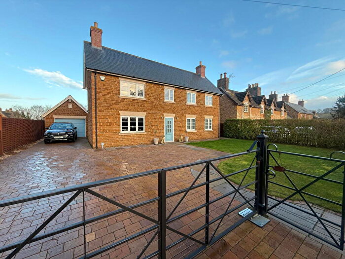 4 Bedroom Detached House For Sale In Waltham Road, Branston, NG32