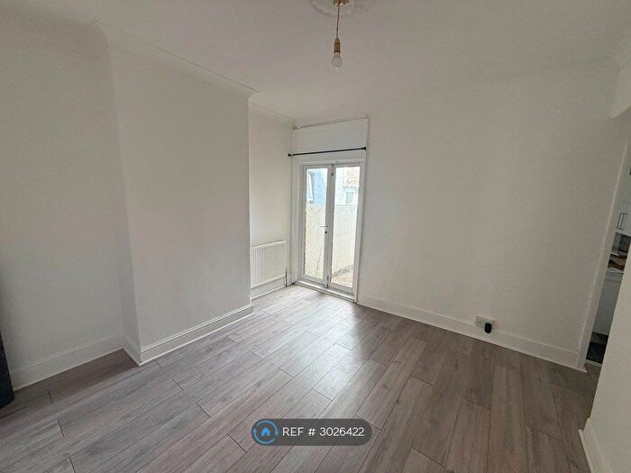 3 Bedroom Terraced House To Rent In Balmoral Road, Gillingham, ME7