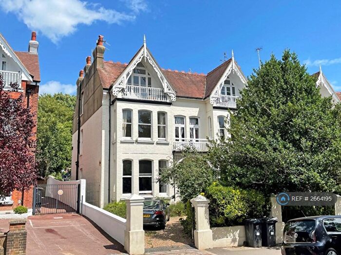2 Bedroom Flat To Rent In Preston Park Avenue, Brighton, BN1