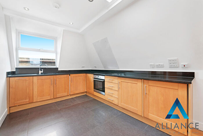 2 Bedroom Apartment To Rent In Clemence Street, London, E14