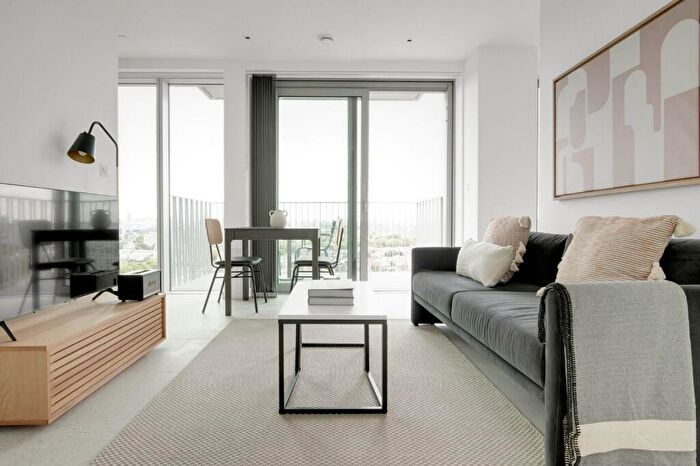 1 Bedroom Apartment To Rent In Tapestry Way, London, E1