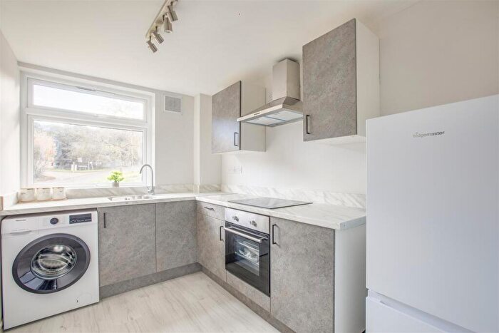 1 Bedroom Apartment To Rent In High Wycombe, Buckinghamshire, HP12