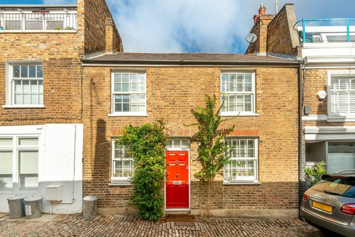 3 Bedroom Property To Rent In Denbigh Close, Notting Hill, London, W11
