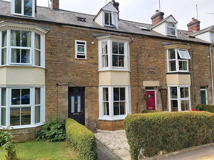 4 Bedroom Terraced House For Sale In Worcester Road, Chipping Norton, OX7